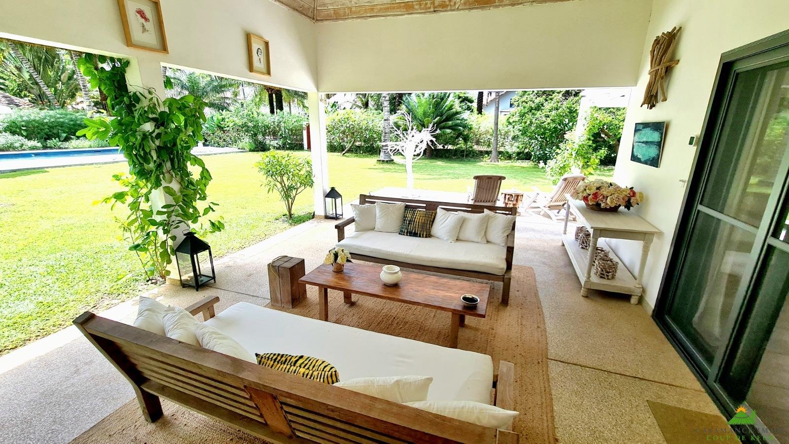 À 200 mètres du bord de mer, rare, dans environnement exceptionnel, villa de 4/5 chambres, rénovation de qualité