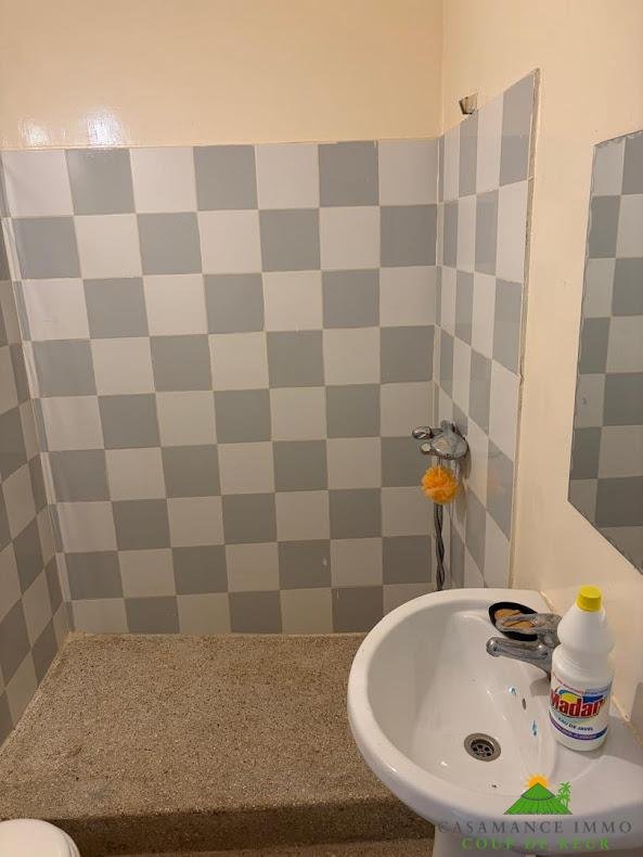 A saisir  Urgent : Charmante maison en résidence à Kabrousse, face à la  piscine commune, à 2 pas de la plage;