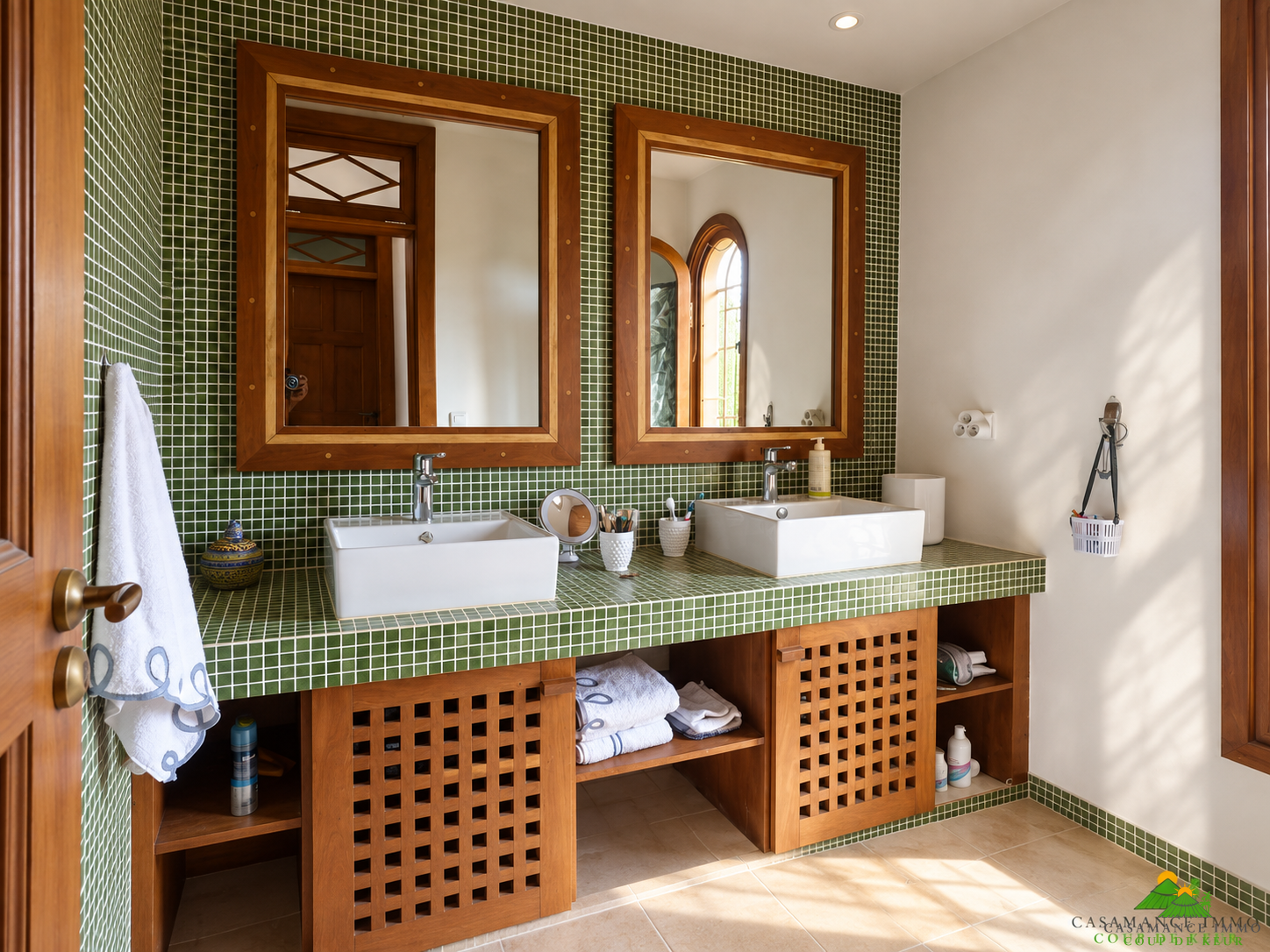 A SAISIR une superbe opportunité                                          Le gout de l’exigence grande maison de charme sur 5500m² de terrain surplombant l’océan