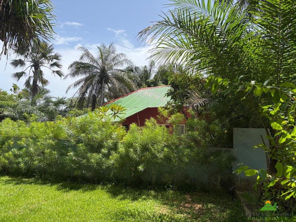 A saisir  Urgent : Charmante maison en résidence à Kabrousse, face à la  piscine commune, à 2 pas de la plage;
