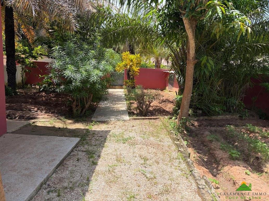 A saisir  Urgent : Charmante maison en résidence à Kabrousse, face à la  piscine commune, à 2 pas de la plage;