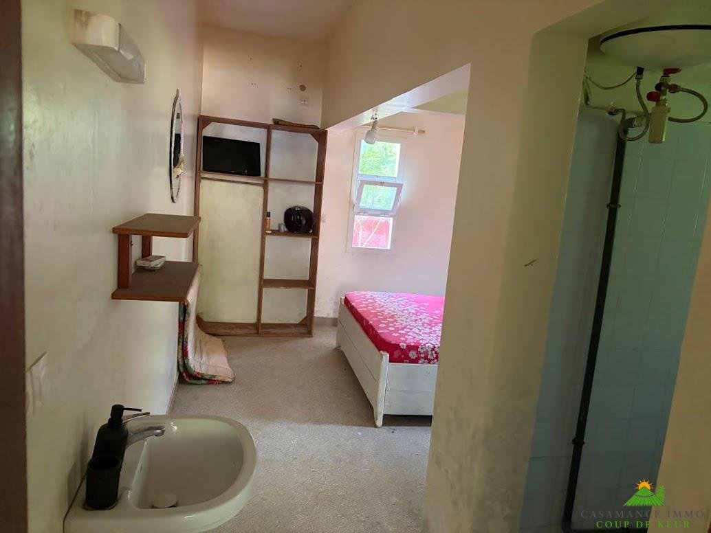 A saisir  Urgent : Charmante maison en résidence à Kabrousse, face à la  piscine commune, à 2 pas de la plage;