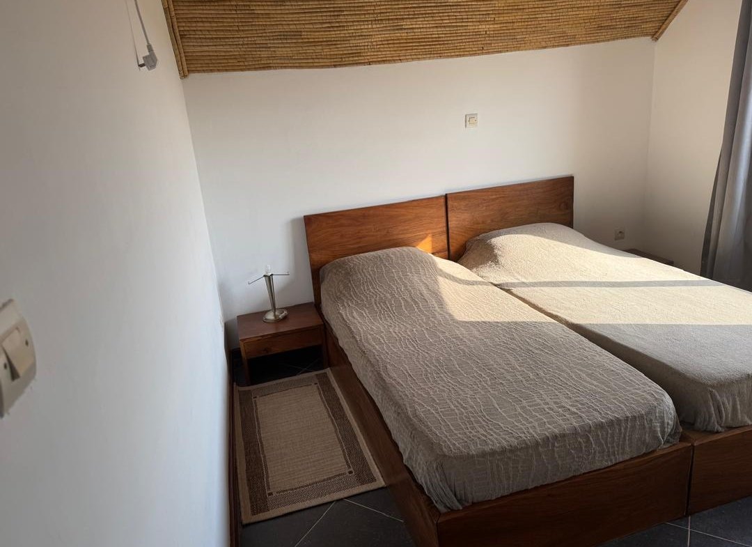 Nouveau, insolite dans le secteur du Cap Skirring :une maison (2 chambres) sur Pilotis surplombant les bolongs