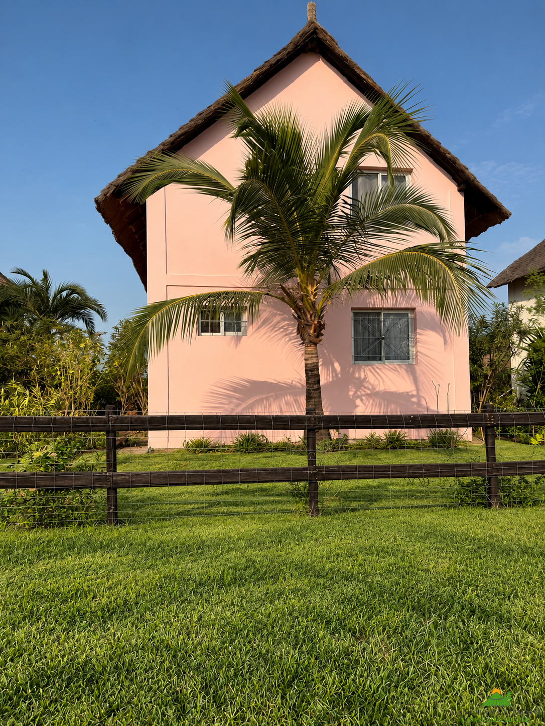 b0ac544b-eb98-485d-9c51-65cc641b19ed Nouveau, insolite dans le secteur du Cap Skirring :une maison (2 chambres) sur Pilotis surplombant les bolongs